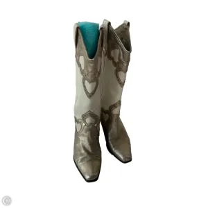 Tourist Boots Western By Clothes Mentor In Cream, Size: 5