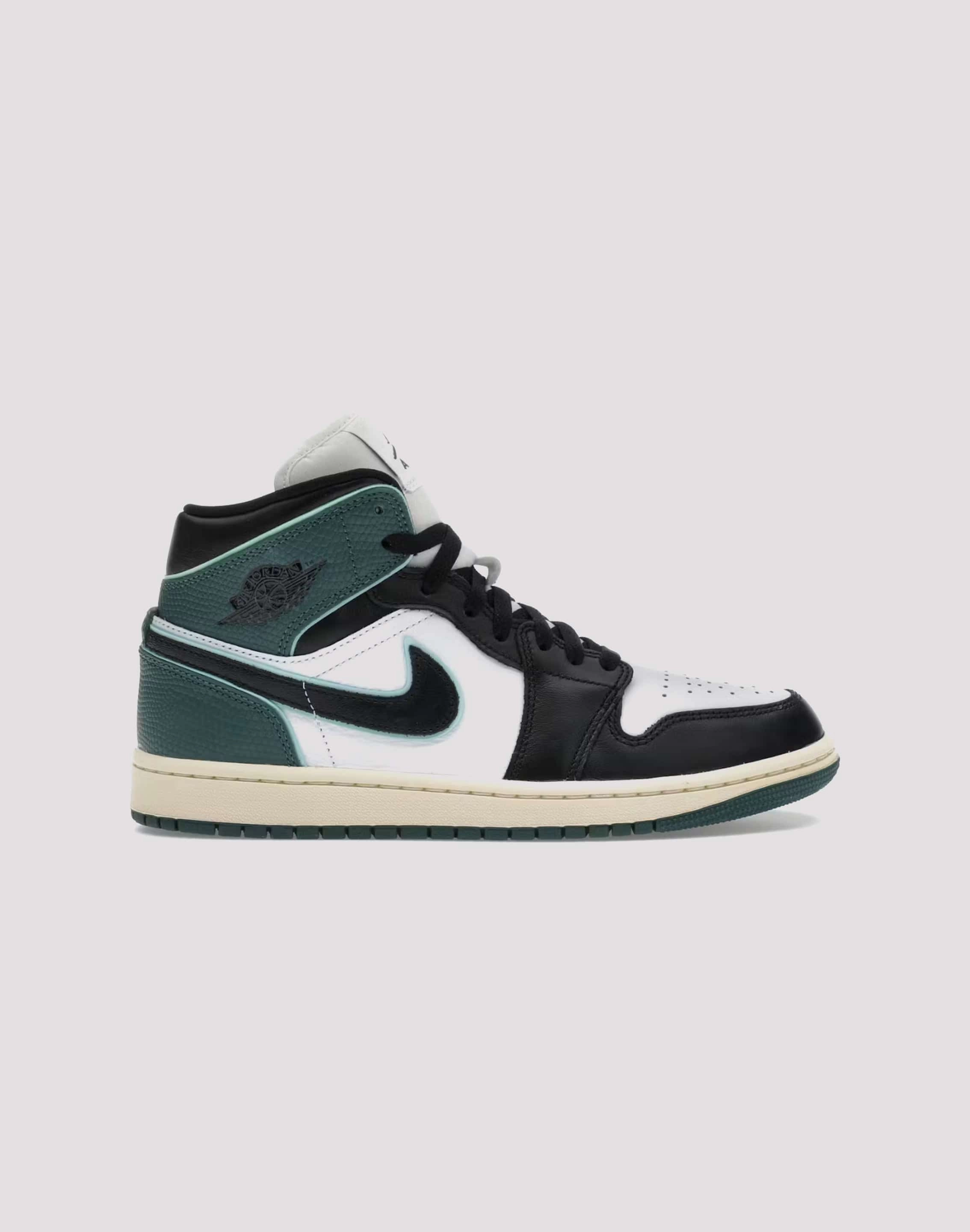 Court Grip Ultra Light Trail Running Jordan Air Jordan 1 Mid SE