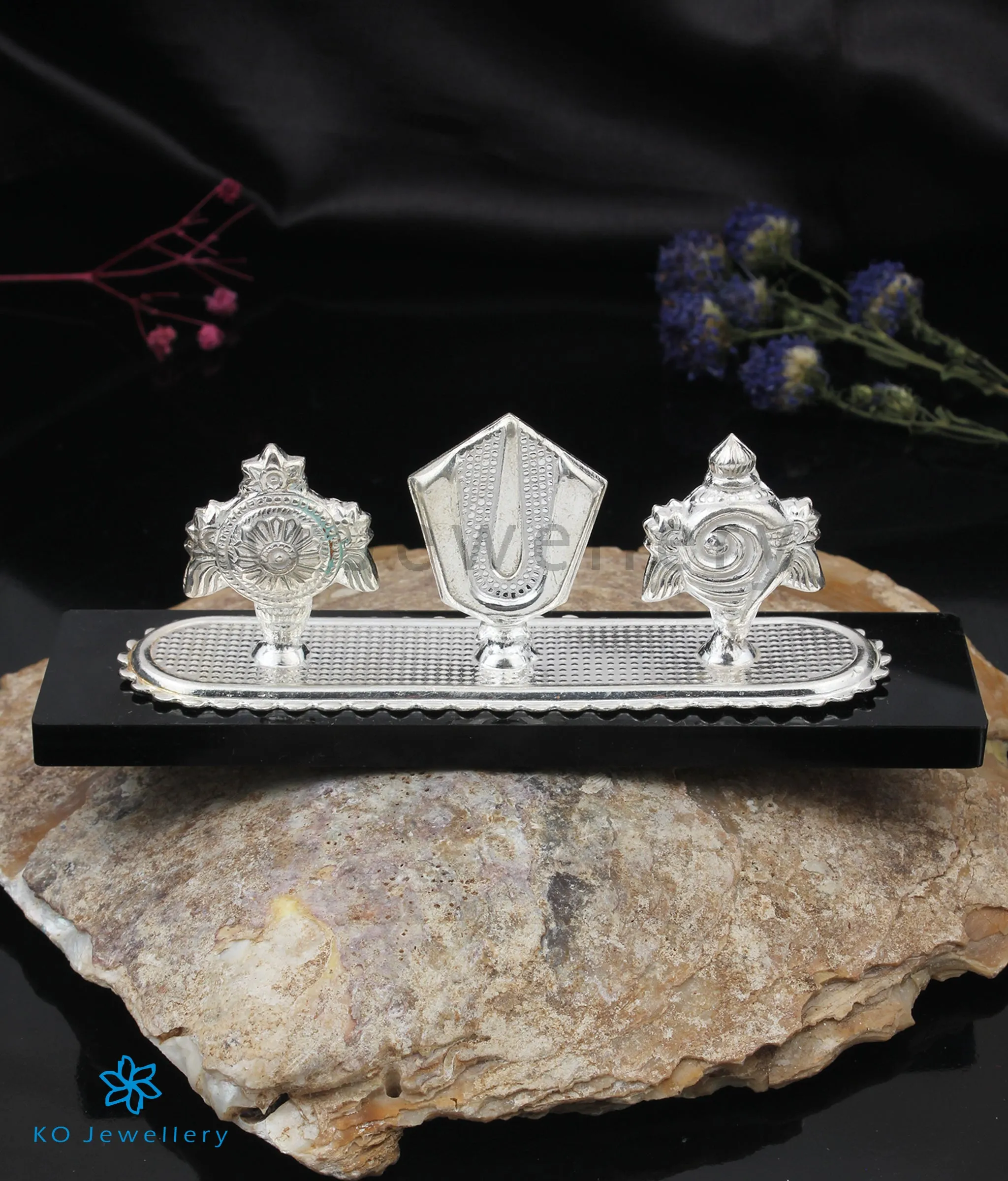 The Shankhu, Chakra, Nama Silver Idol