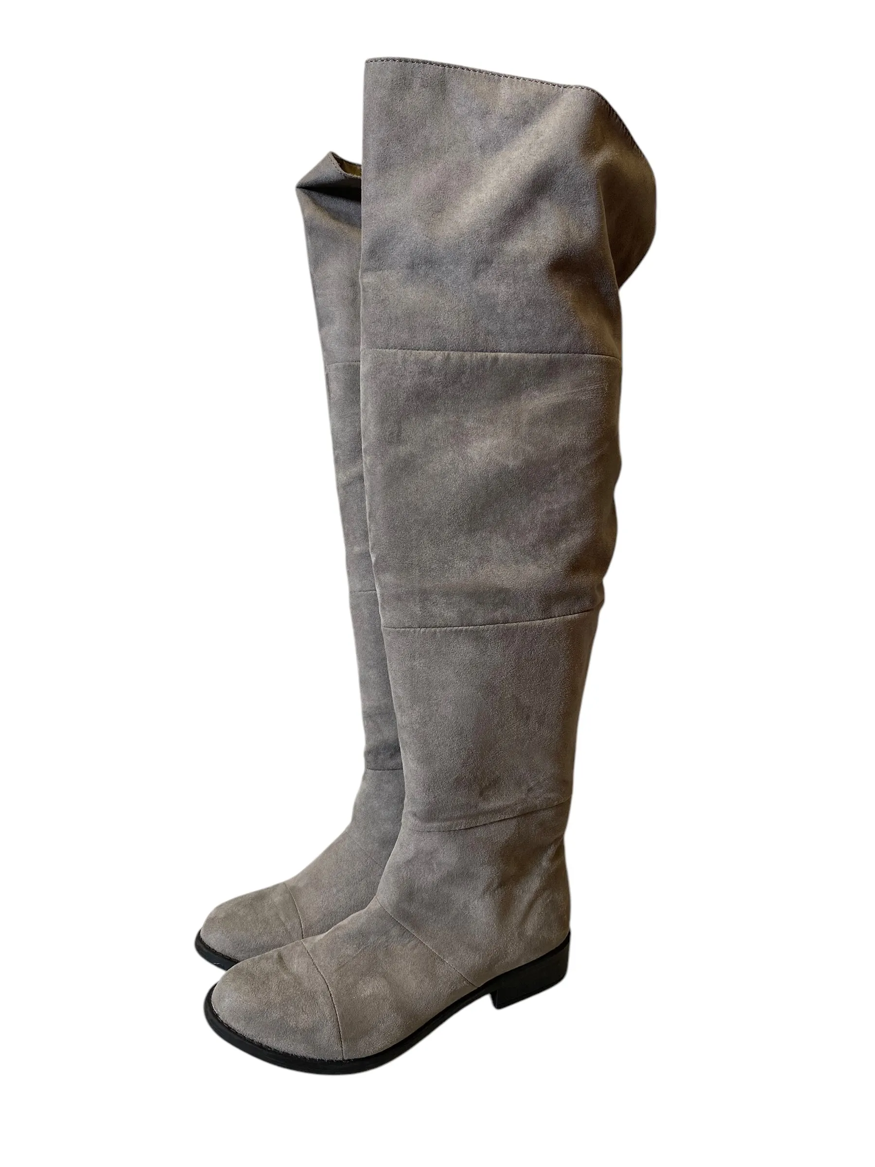 Boots Knee Flats By American Eagle In Grey, Size: 5.5 Model subtle style