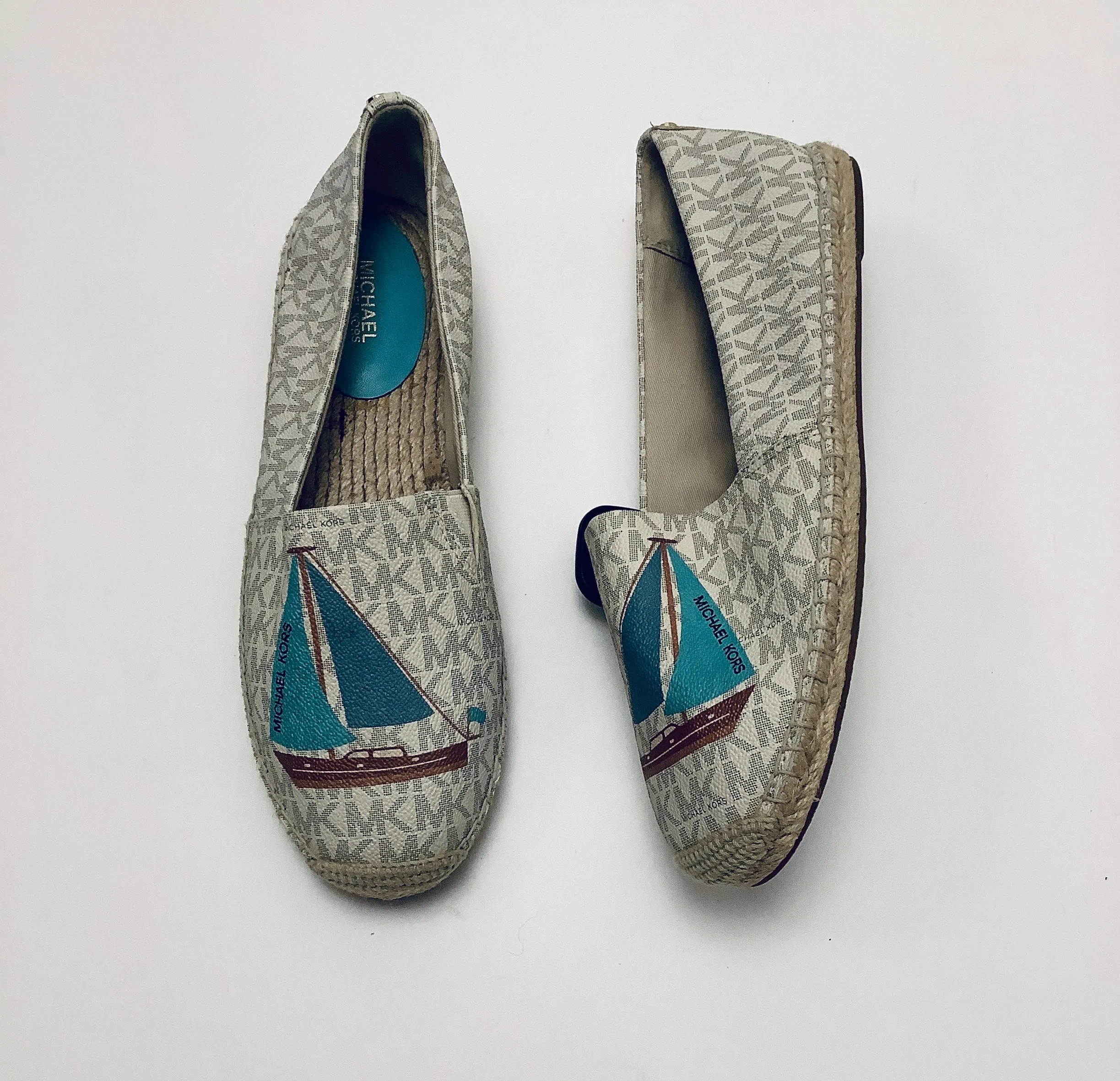 Feather Light Cold Weather Lake Step Shoes Designer By Michael Kors In Cream & Tan, Size: 10