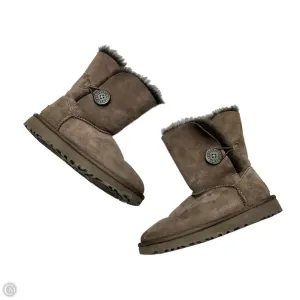 Fur Trim Boots Designer By Ugg In Brown, Size: 5