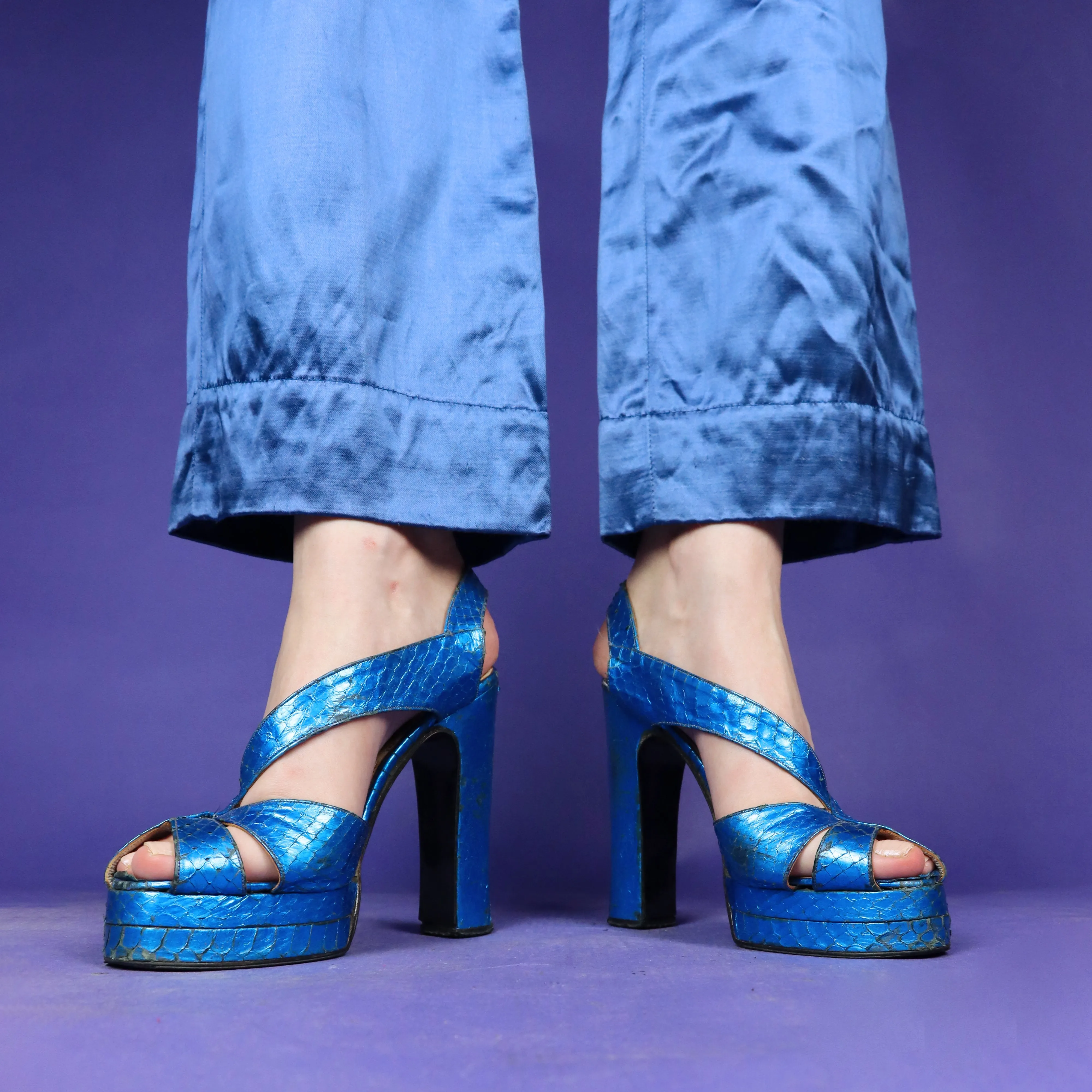 Vintage 1970s Terry De Havilland Electric Blue Snakeskin Platform Heels Shoes