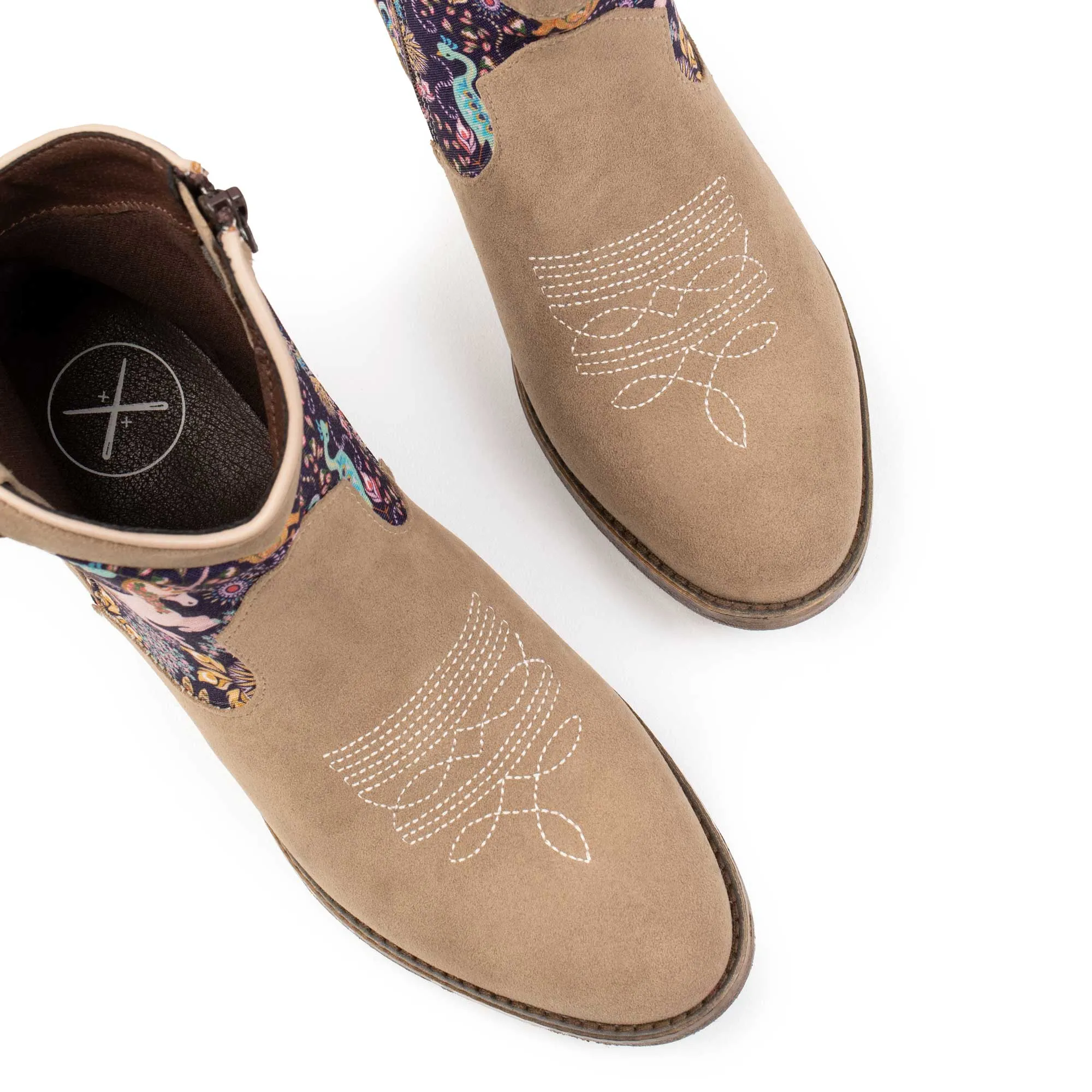 Saola - Vegan Western Boot Ultimate Comfort Mud Resistant Night Travel