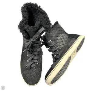 Shoes Designer By Ugg In Black, Size: 7.5 Metal Edge Anti Odor Treatment