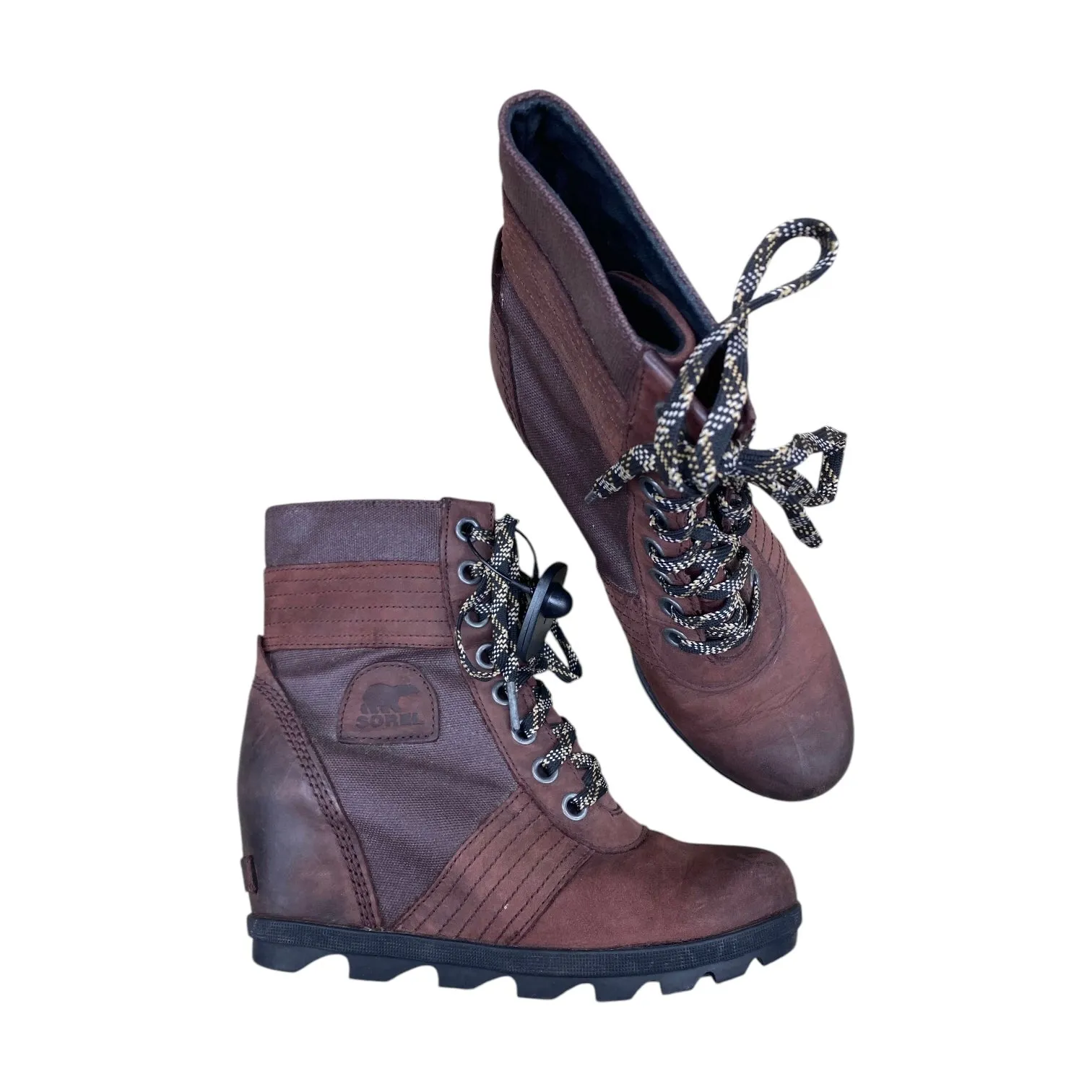 Ventilated Mesh Cold Weather Boots Designer By Sorel In Maroon, Size: 9