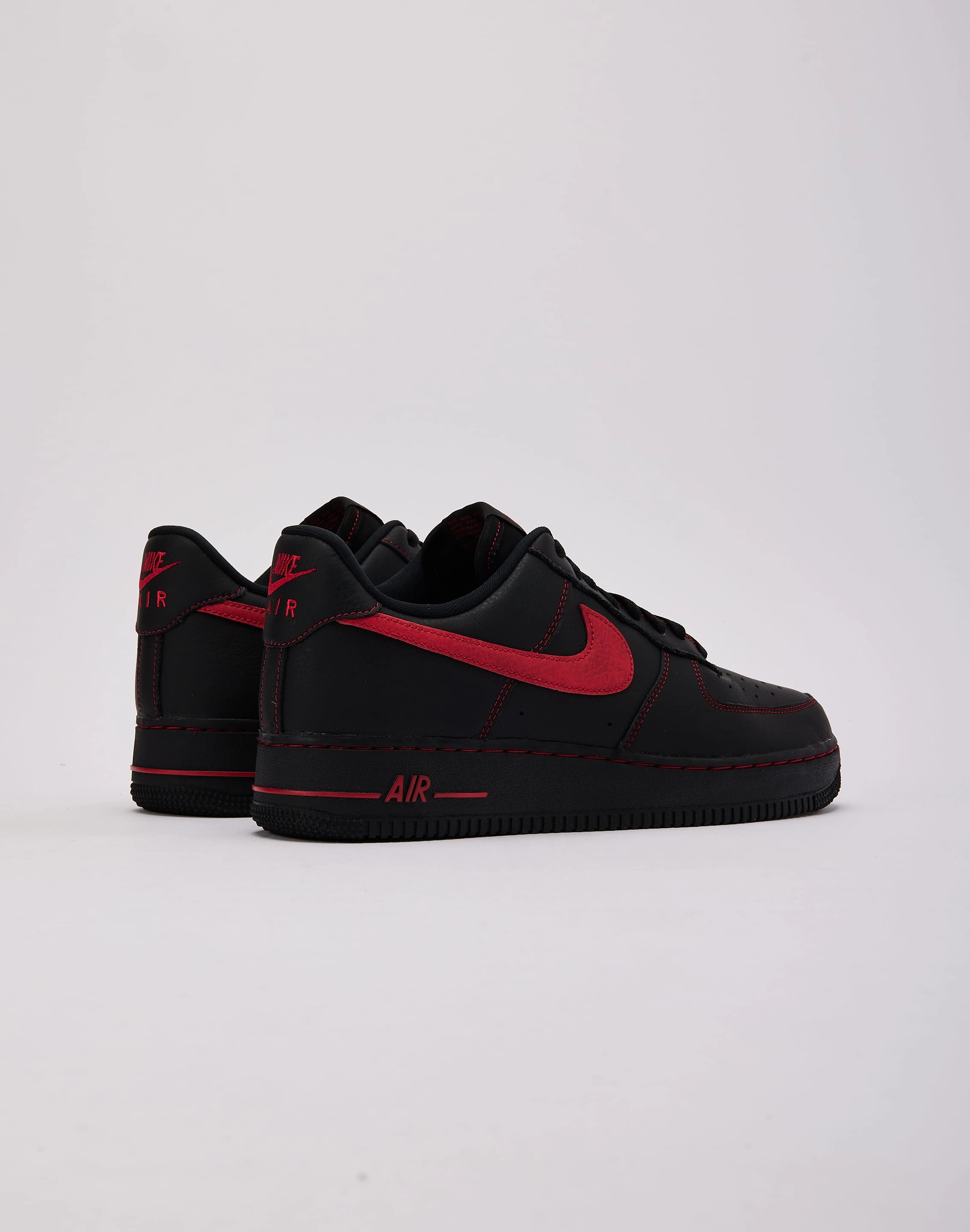 Non Restrictive Fit Design Nike Air Force 1 Low '07 LV8