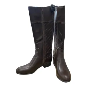 Model Enhanced grip Boots Knee Flats By Liz Claiborne In Brown, Size:11