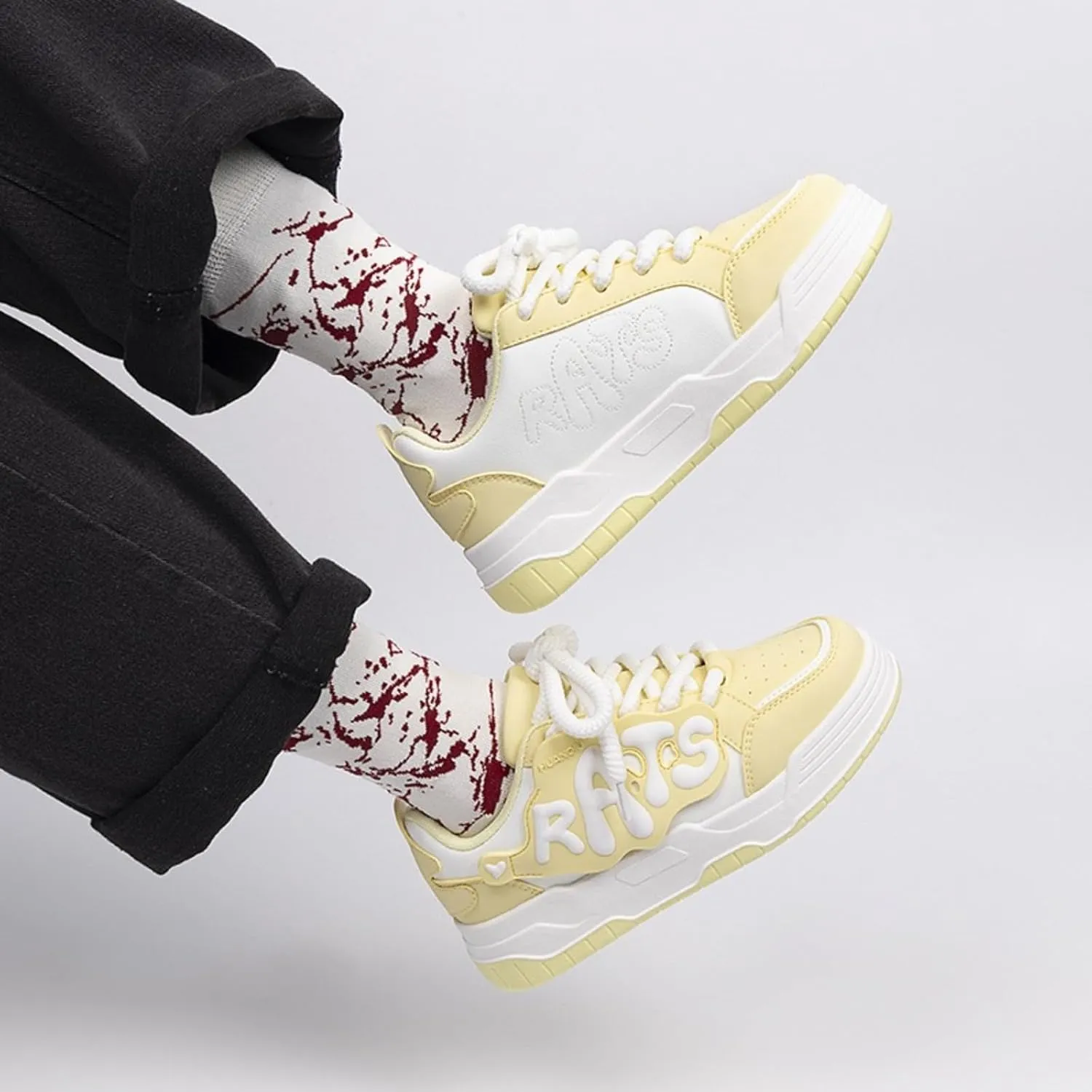 Y2K Graffiti Star Sneakers PU Leather Low Top for Women Cute Aesthetic Casual Streetwear Shoes Soft Sole Comfortable Trainers for School Travel Everyday Style