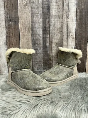 Weekend Casual Boots Designer By Ugg In Multi-colored, Size: 7